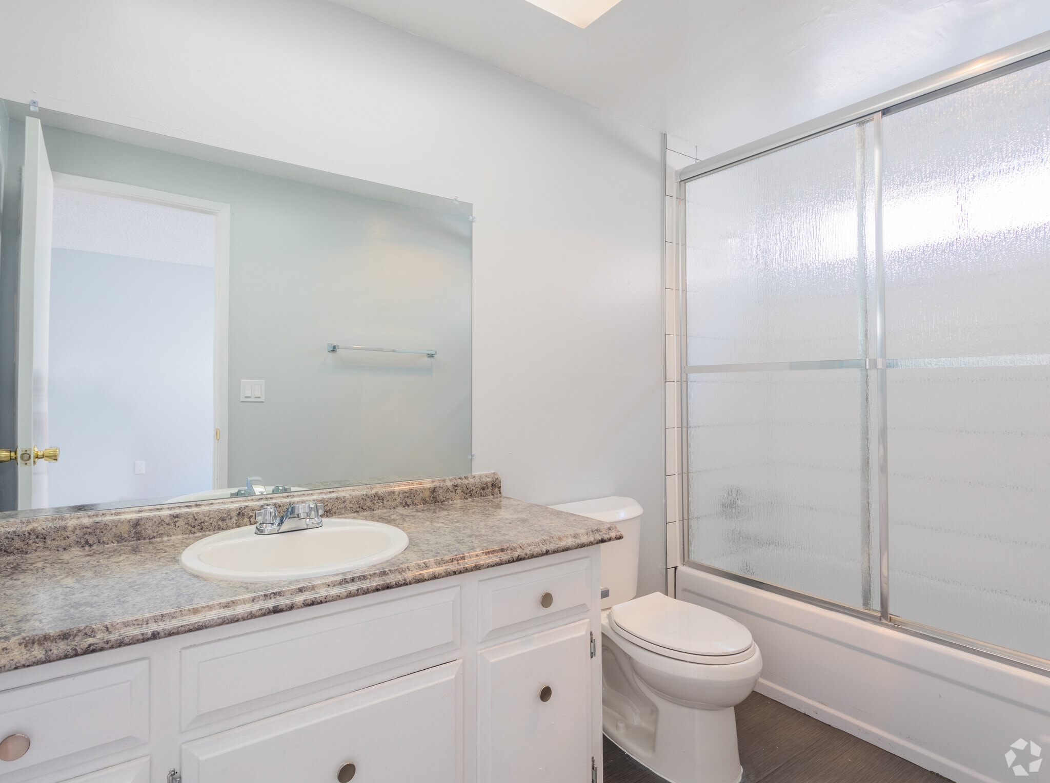 Building Photo - Del Coronado Apartments