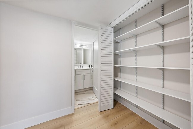 Building Photo - 1208 Marine Way