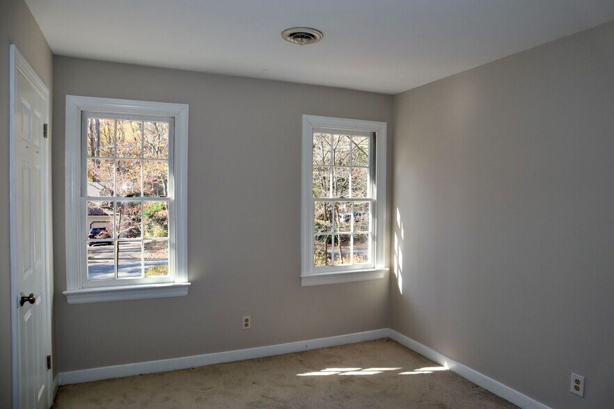 Building Photo - 3609 Nuttree Woods Dr
