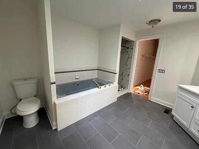 Building Photo - 3706 N Wilton Ave