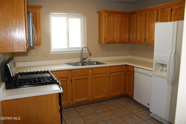 Building Photo - 6832 Canyon View Ln