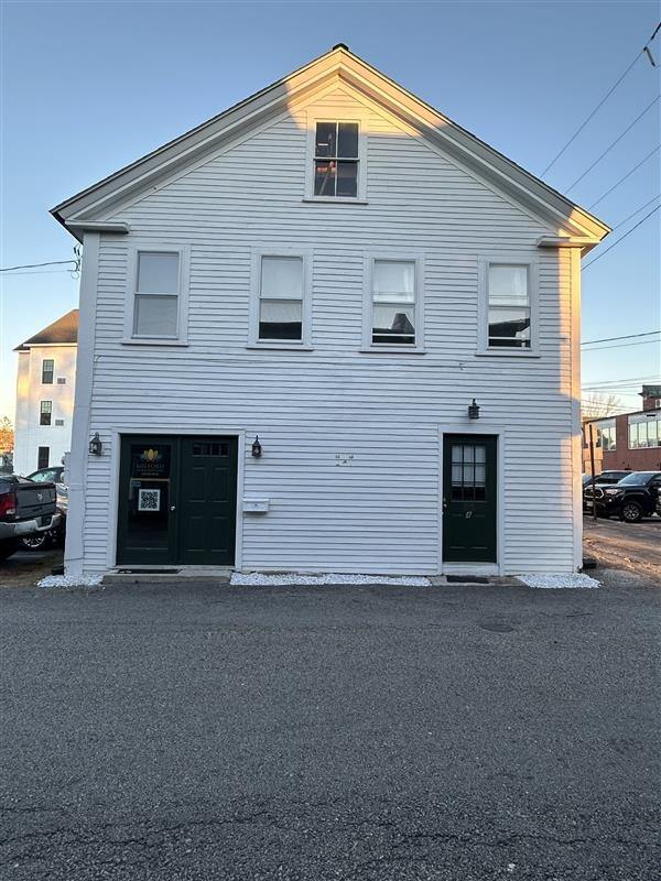 Building Photo - 33 Putnam St