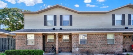 Building Photo - ****Beautiful 2 Bedroom 1.5 Bath in Orange...
