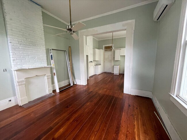Building Photo - far1235