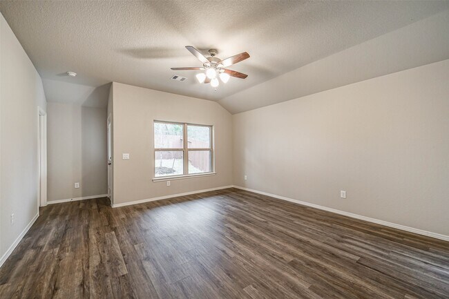 Building Photo - 1903 Brushy Cedar Ct