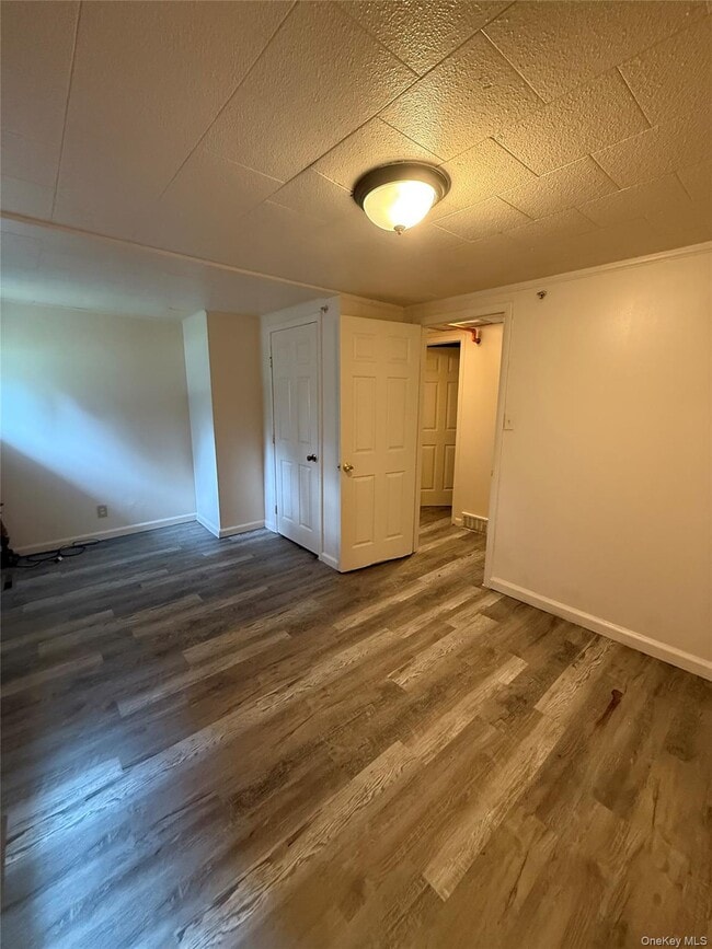 Building Photo - 1265 US-6