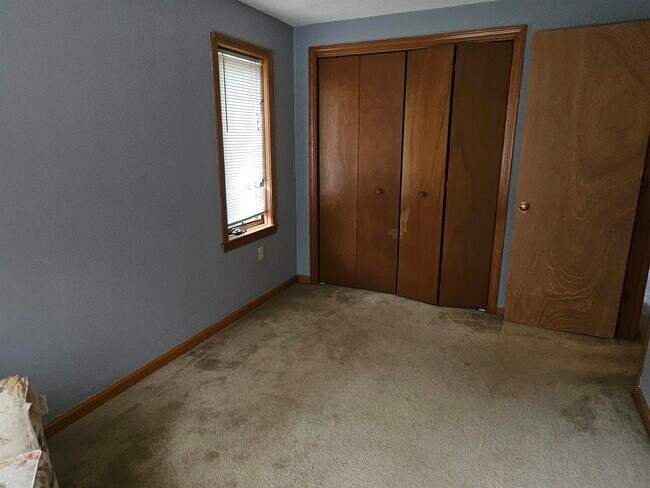 Building Photo - 11 Birch Bend Dr