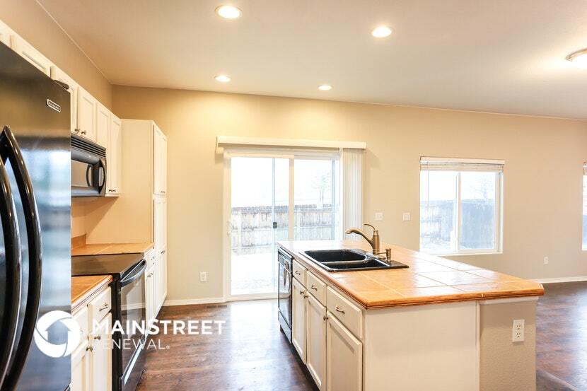 Building Photo - 7083 Silverwind Cir