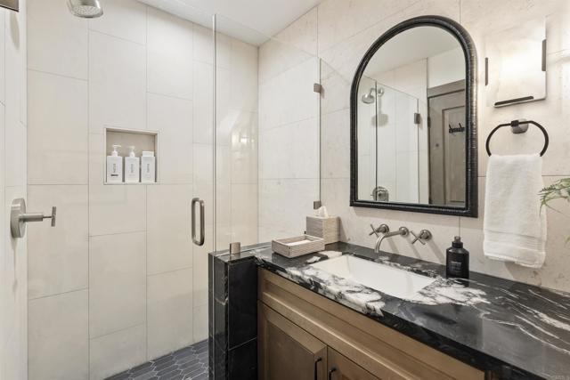 Building Photo - 2923 Sandy Pointe