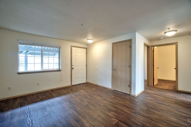 Building Photo - Parc East