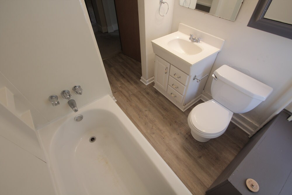 Building Photo - 605 Mifflin Ave