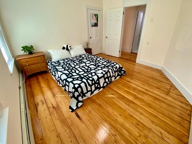 Building Photo - 18 Fisk Plz