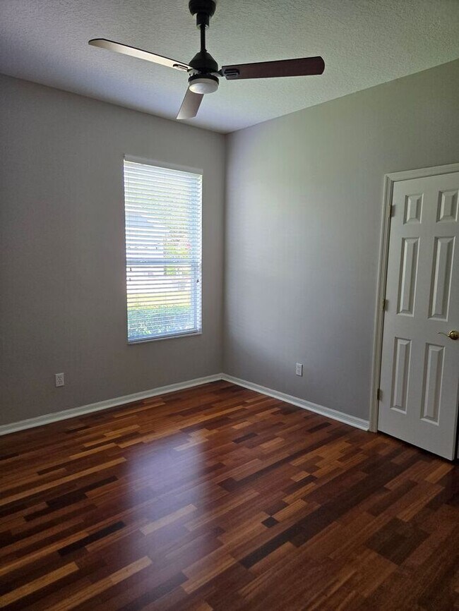 Building Photo - Beautiful 4 Bed 3 Bath Home in Sanford!