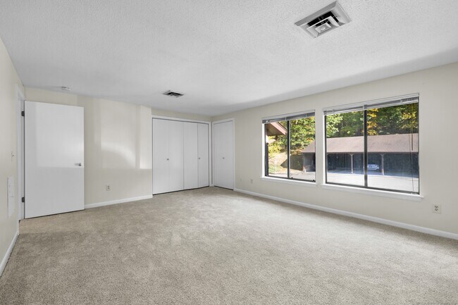 Building Photo - 103 Cliffside Dr