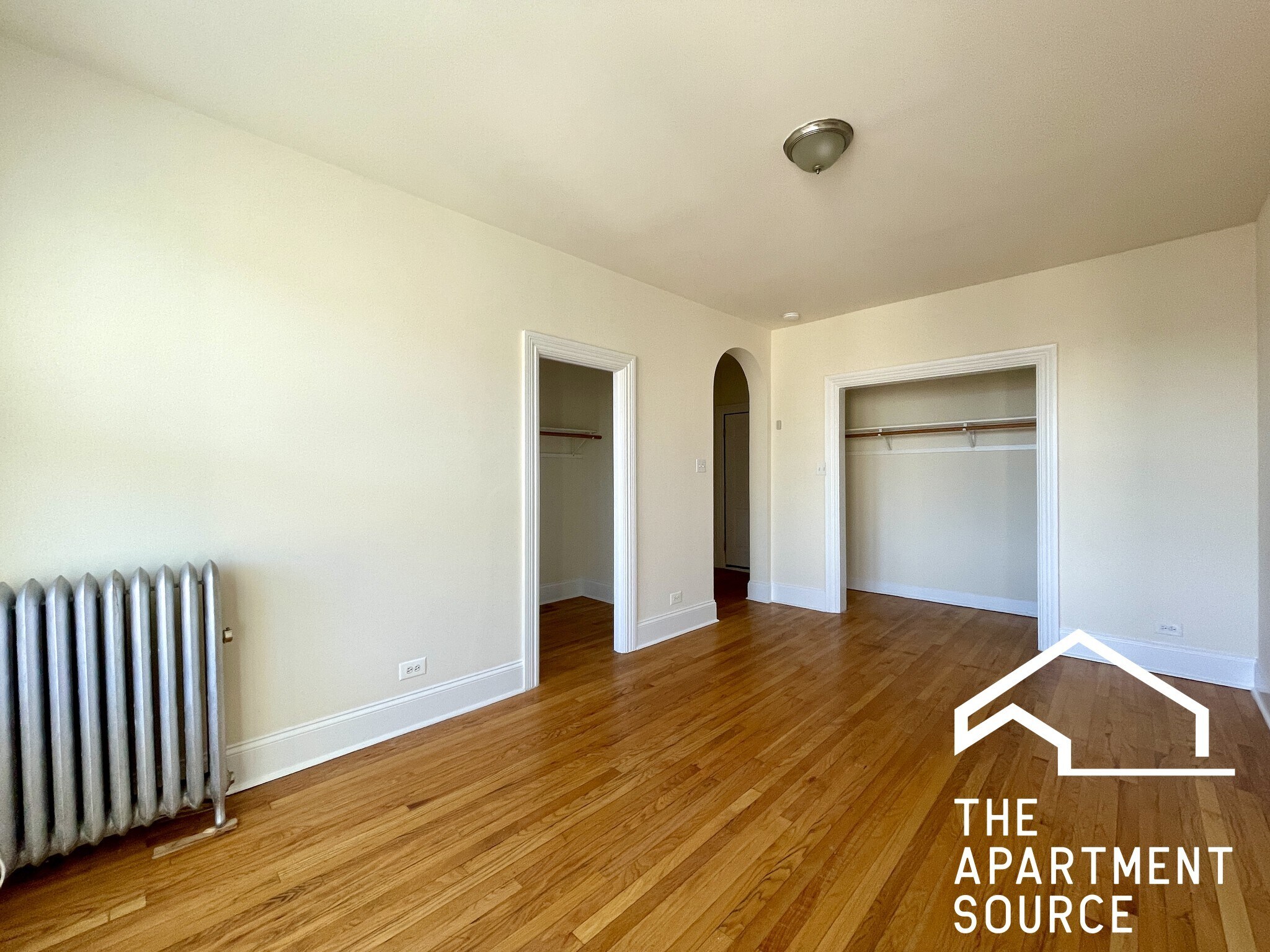 Building Photo - 2714 N Sawyer Ave