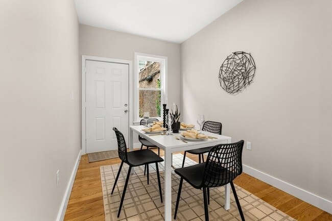 Building Photo - 362 Silver St