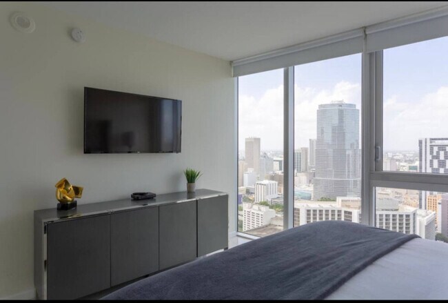Building Photo - 501 Brickell Ave