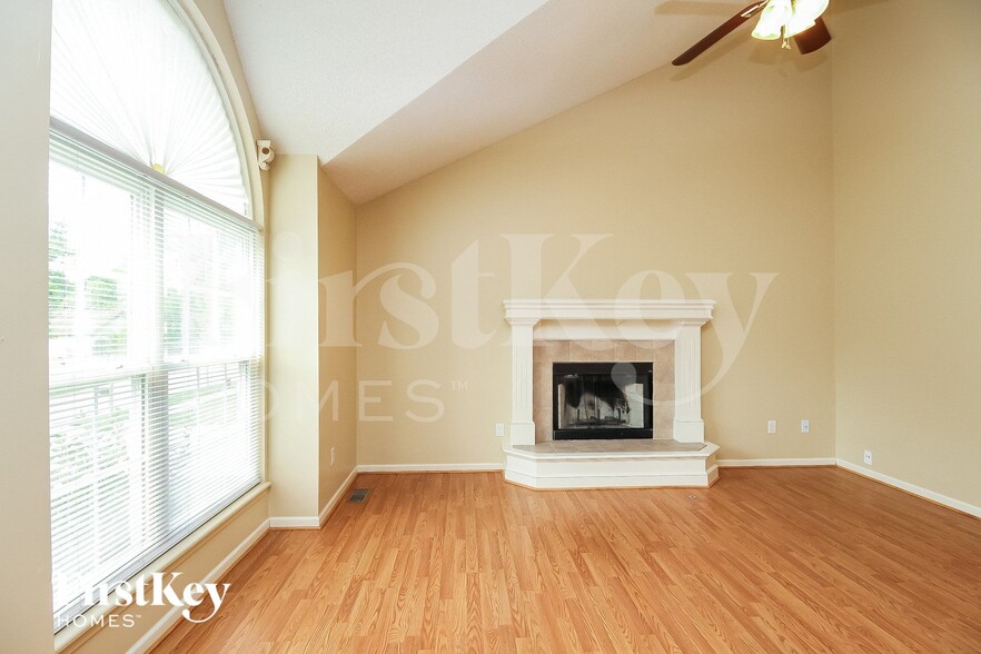 Building Photo - 6713 S Brookside Rd