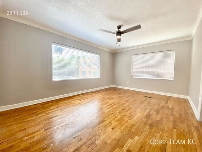 Building Photo - 1114 W 45th St