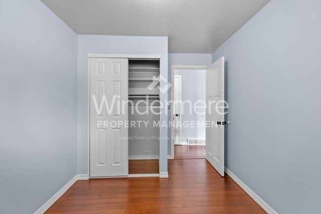 Building Photo - Desirable Rancher style home located in Ce...