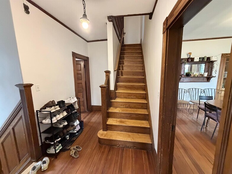 Building Photo - 17 Linden Ave