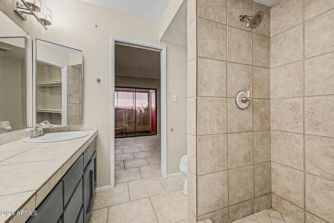 Building Photo - 3301 E Earll Dr