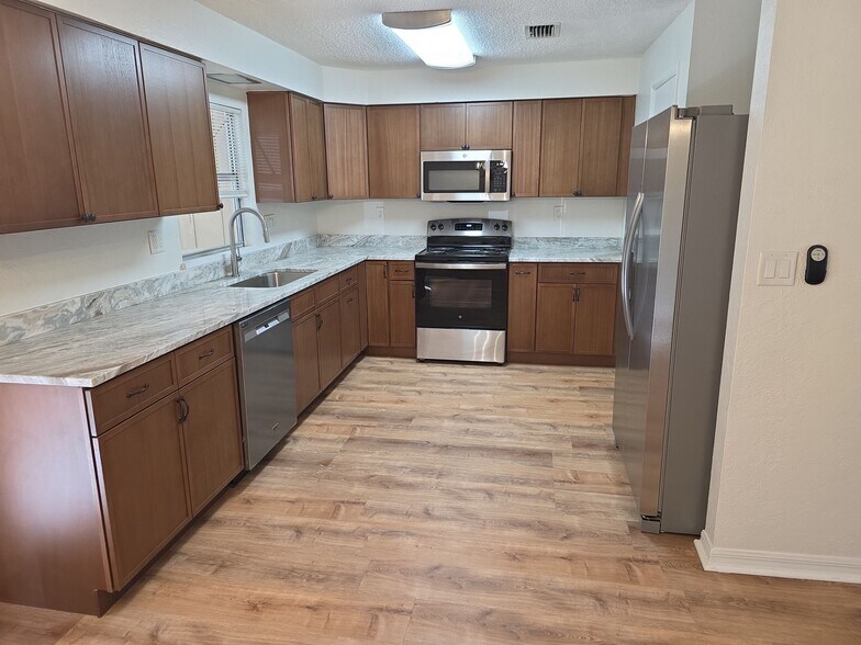 Building Photo - 9205 N Fawn Way