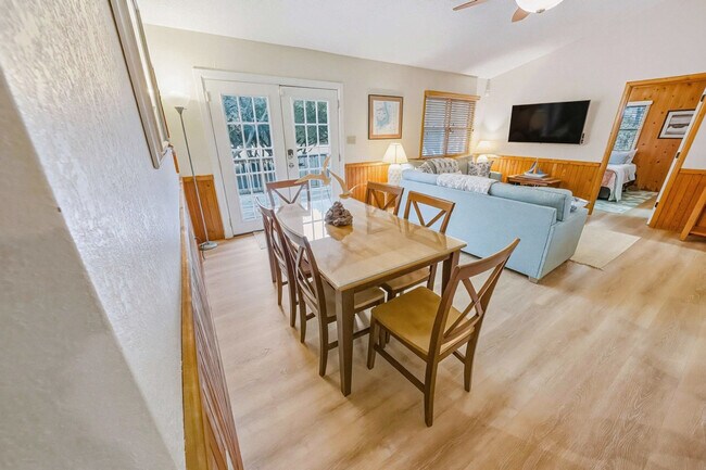 Building Photo - 4240 Johnston Ln