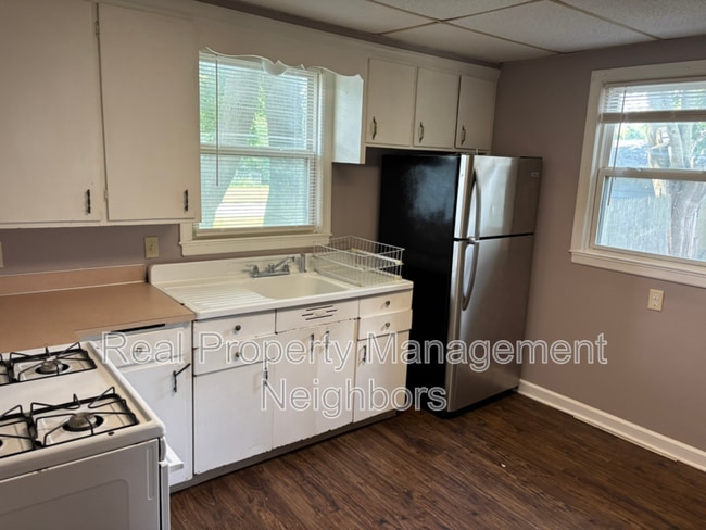 Building Photo - 2257 Berwyn Ave SW