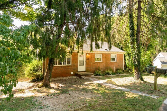 Primary Photo - 114 Stratford Ct