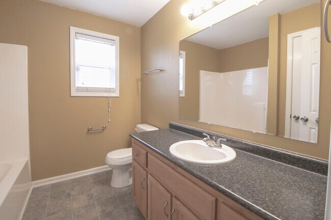 Building Photo - 2630 Del Ray Dr