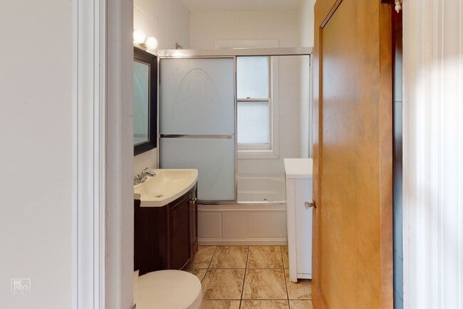 Building Photo - Evanston Fantastic Condo Near St. Francis ...
