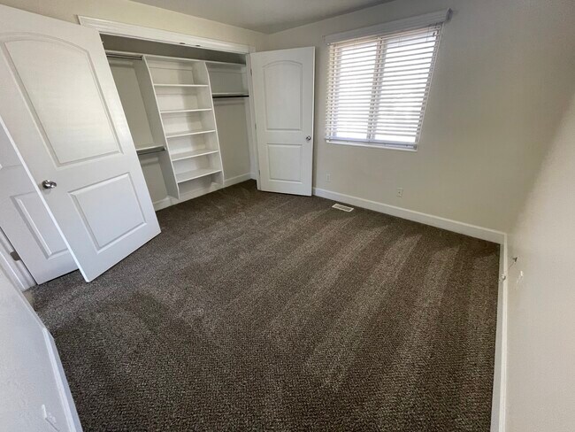 Building Photo - 250 N 360 W