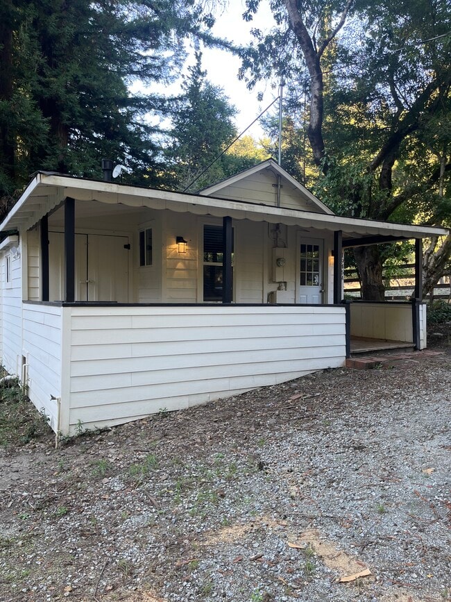 Building Photo - 1946 Green Valley Rd