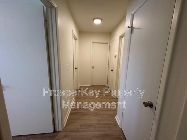 Building Photo - 4013 Toccoa Ave