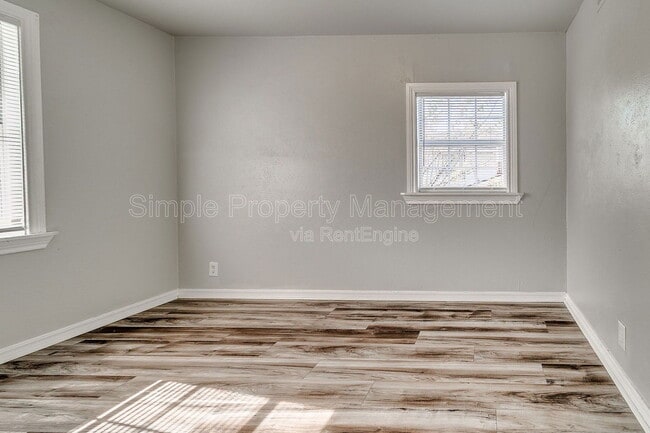 Building Photo - 820 NE 81st St