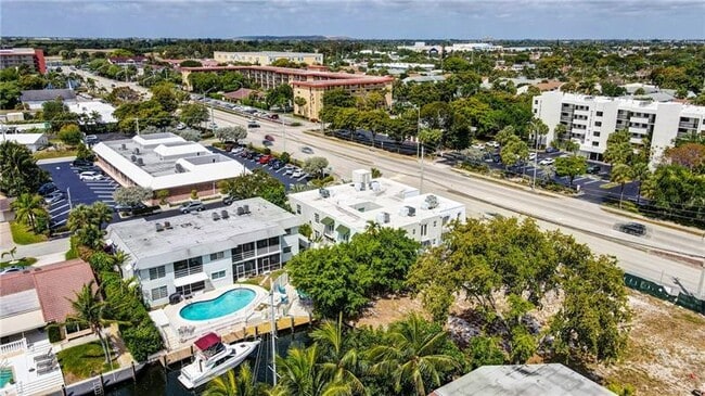 Building Photo - 2708 NE 14th Street Causeway