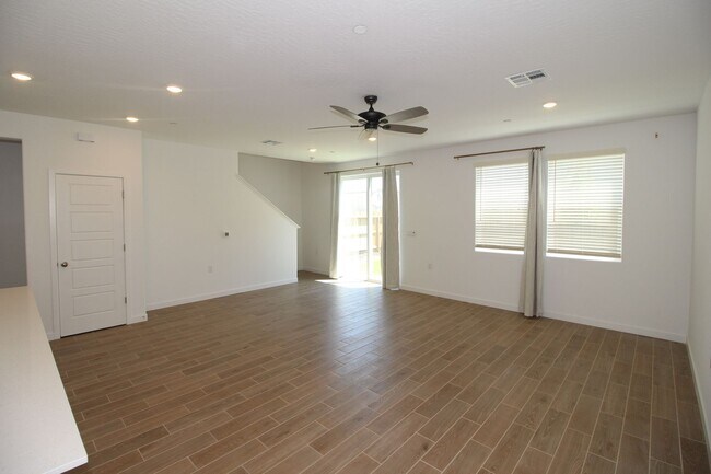 Building Photo - Brand New Lennar Home with Solar