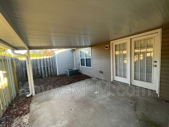 Building Photo - 1402 Anna Way