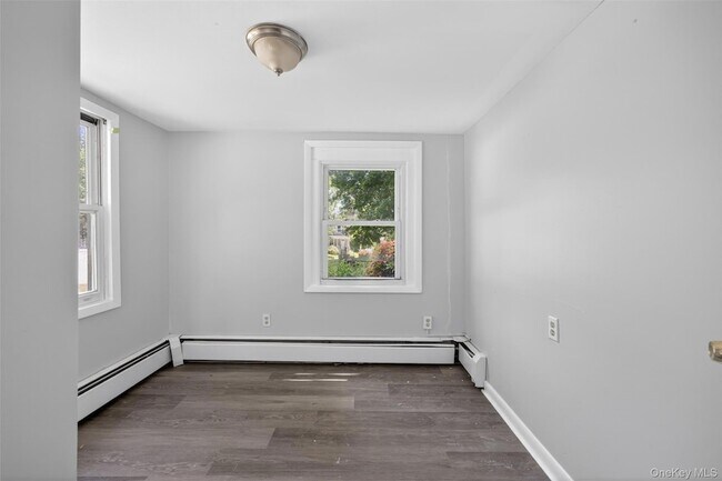 Building Photo - 4 Riverview Ave