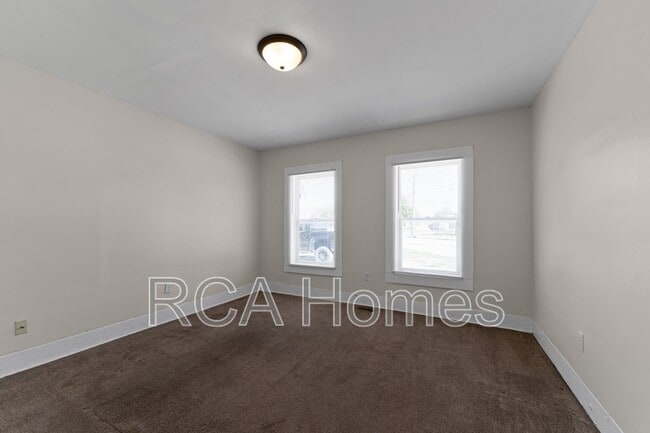 Building Photo - 446 Shelby St