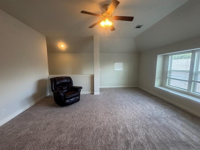 Building Photo - 150 Summer Pointe