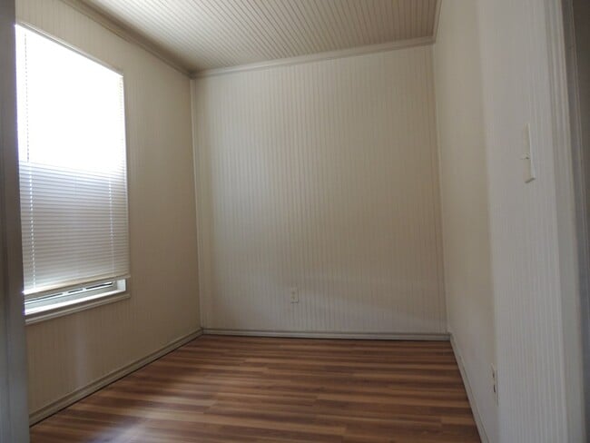 Building Photo - 4403 S Faye Ave