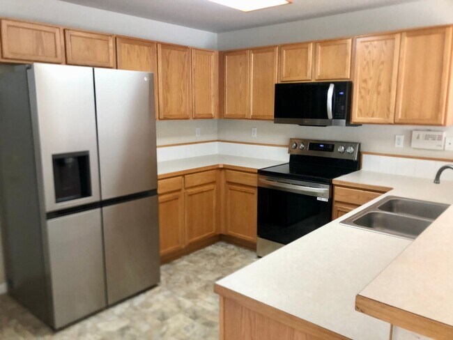 Building Photo - Lake Side Denver Townhome