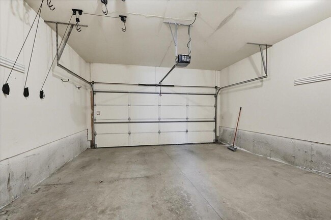 Building Photo - 3805 Design Pass