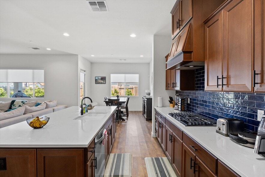 Building Photo - 815 Gilsum Ct