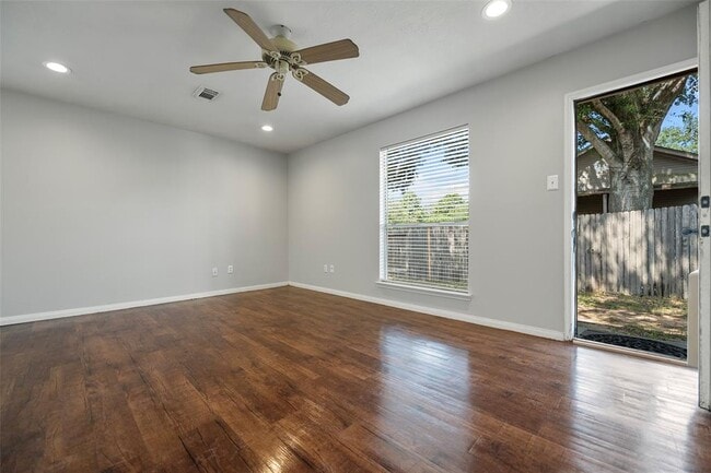 Building Photo - 18103 Gravenhurst Ln