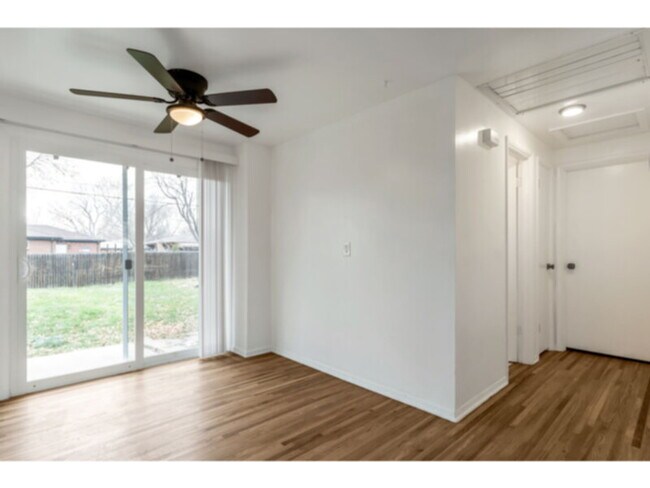 Building Photo - 6113 Holland St