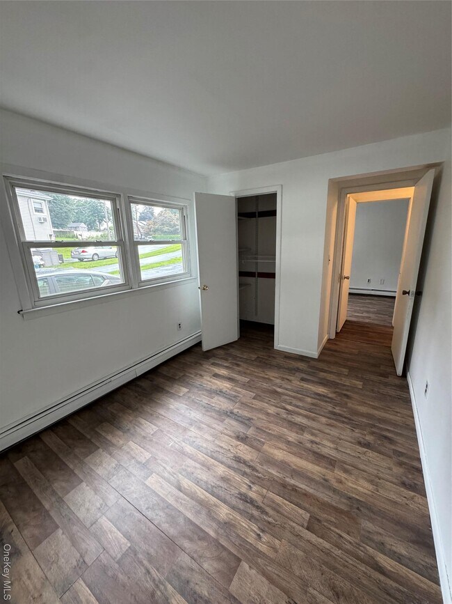 Building Photo - 1145 Glen Rd