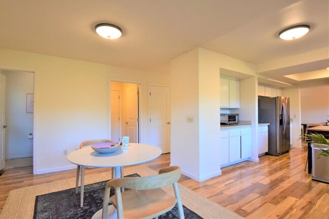 Building Photo - Beautiful 4bd/ 2.5 ba House